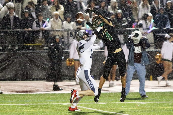 a Jesuit Lake Oswego football Oregon November 3 2023 Dan Brood 30